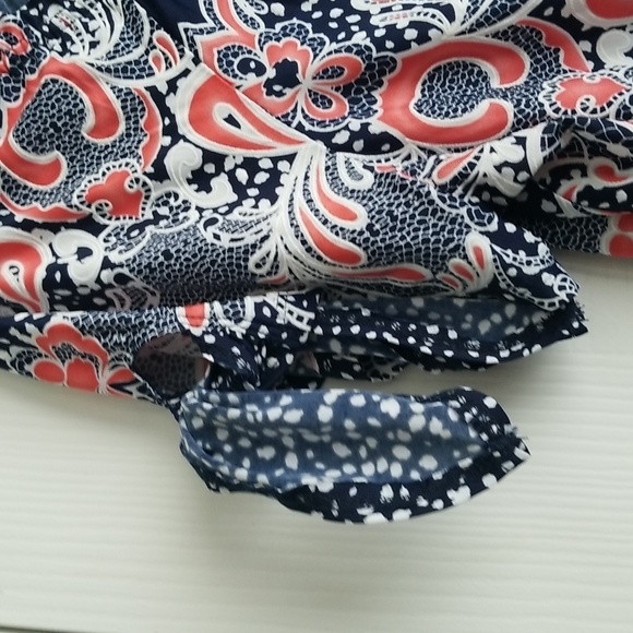 New Directions Petite Women's Blouse - Picture 5 of 11